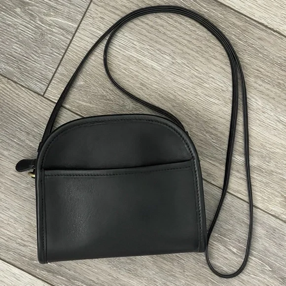 EUC Vtg Coach Black Leather Abbie Small Crossbody Bag J8U-9017 No Hang Tag - Picture 3 of 15